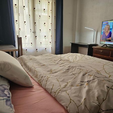 Centrica Habitacion Bed and Breakfast Madrid Exteriör bild