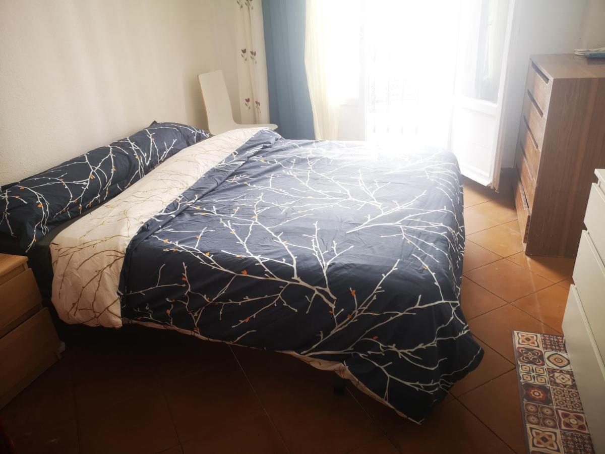 Centrica Habitacion Bed and Breakfast Madrid Exteriör bild